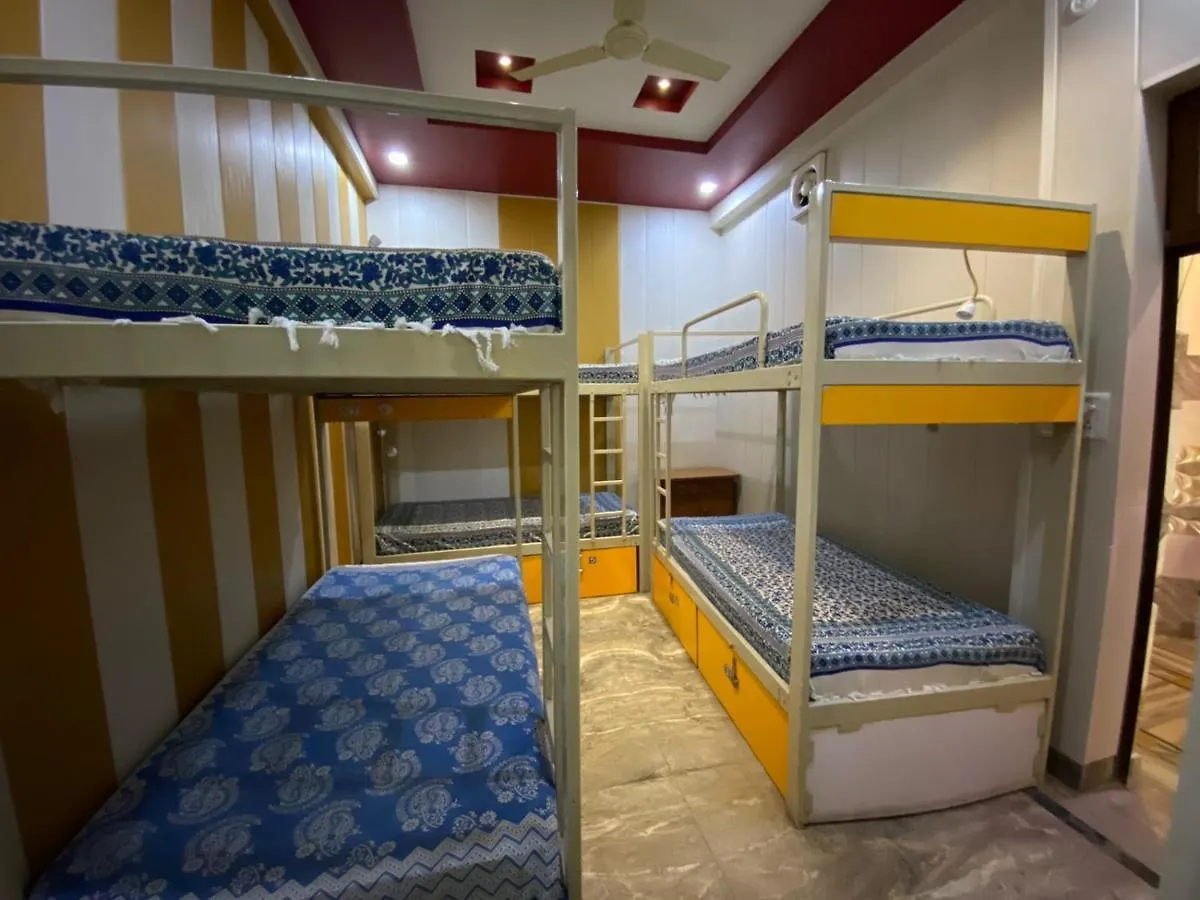Friends Guest House & Hostel- Near Taj Mahal Agra  Hostal
