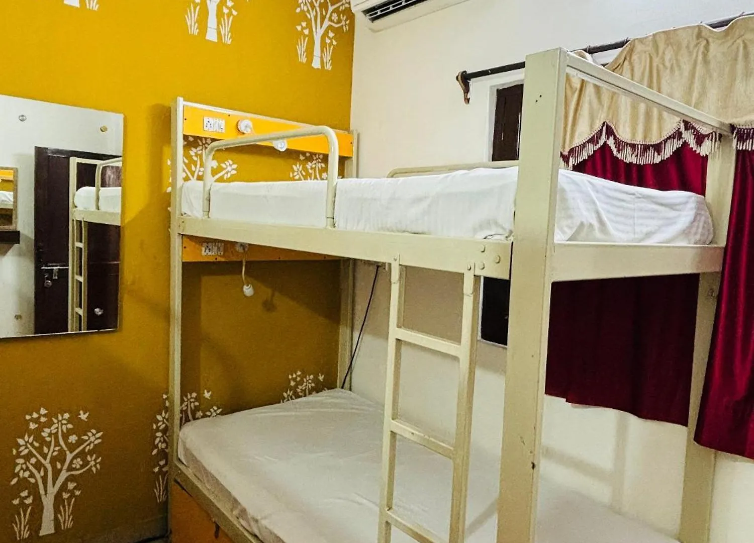 Hostel Friends Guest House & Hostel- Near Taj Mahal Agra
